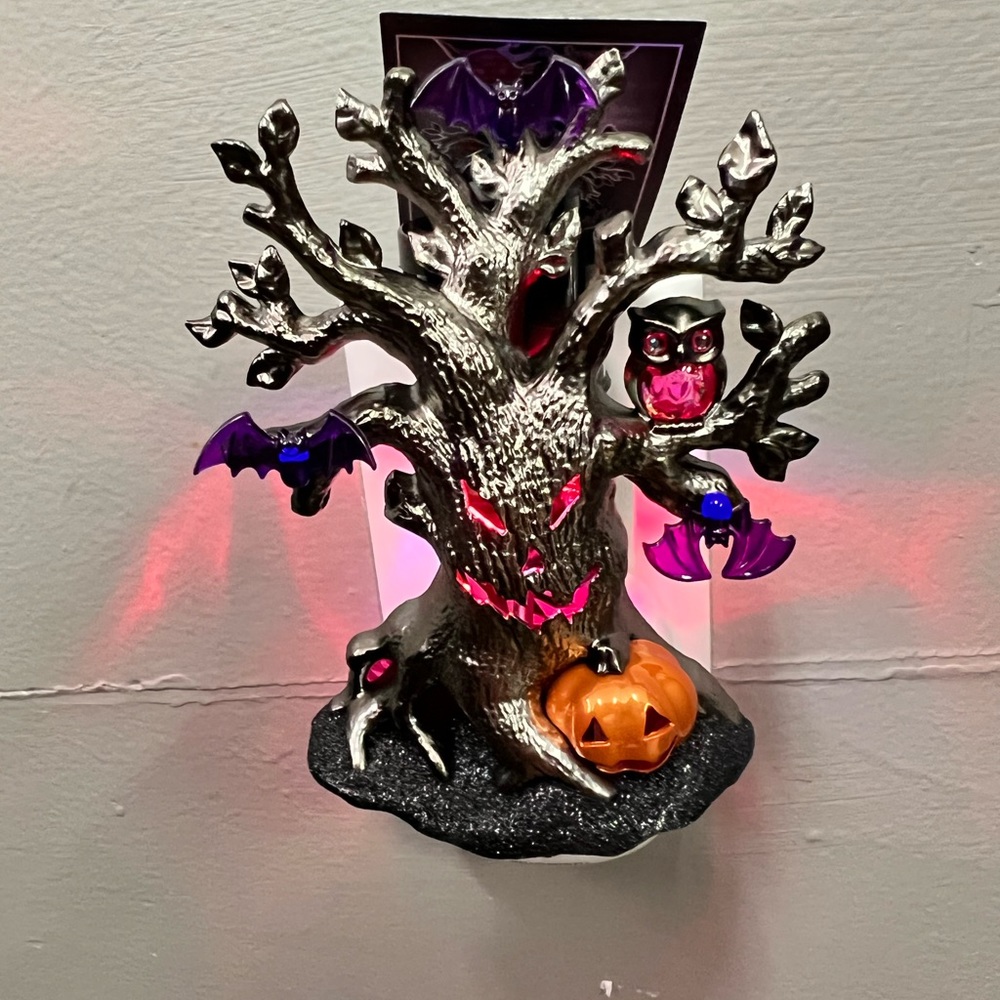 Bath and body works light up wallflower